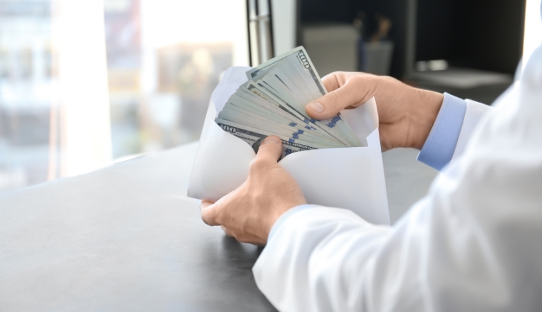 Quanto_um_médico_ganha_por_ plantão